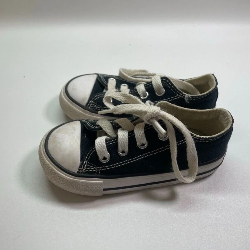Lot of 2 Converse All Star Toddler Size 6 Black and white Canvas Low Top Lace up